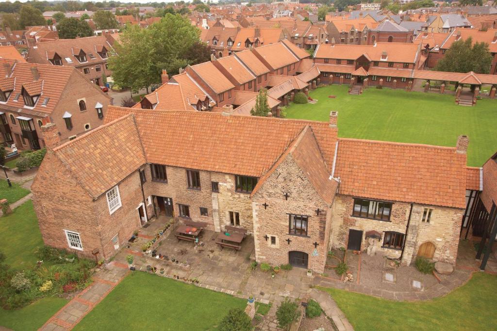 Yha Beverley Friary Exterior photo